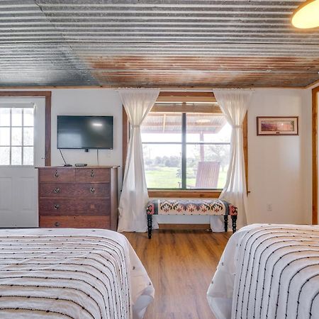 Delightful Carmine Studio On Farm Near Round Top! Exteriér fotografie
