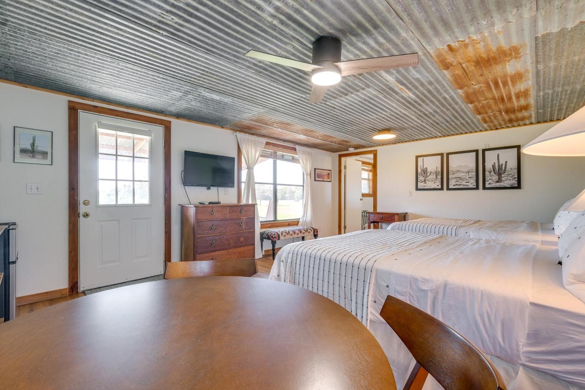 Delightful Carmine Studio On Farm Near Round Top! Exteriér fotografie